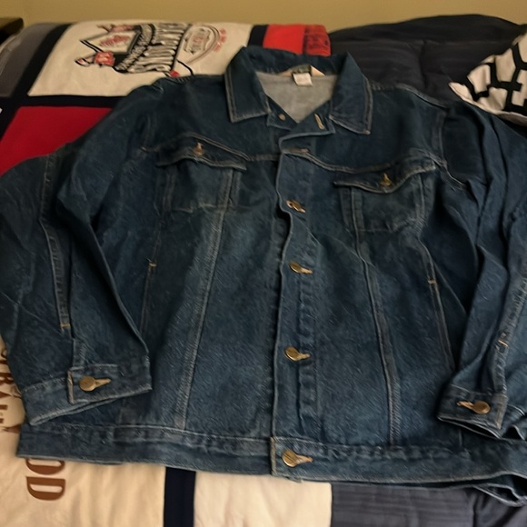 NWOT! LL Bean Men’s Denim Jacket. Large Tall. - Picture 6 of 14
